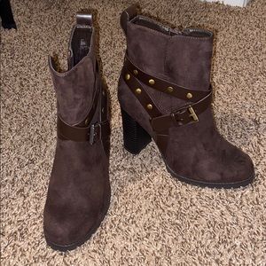 Women’s Boots with heel